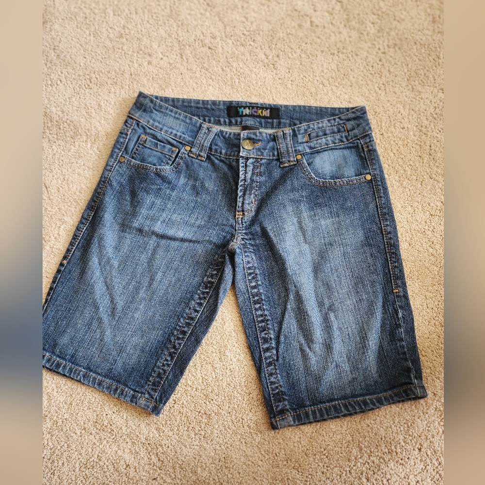 Womens/Juniors Blue Denim Bermuda Shorts size 13